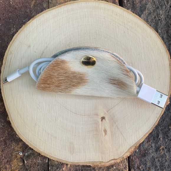 Cowhide cord holder - Picture 1 of 1